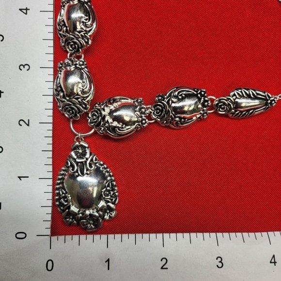 Icon Collection Silver Tone Necklace & Earrings Jewelry Set - Picture 8 of 12